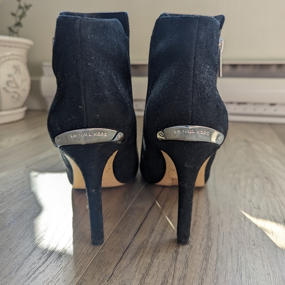 Michael Kors black stiletto booties - Picture 2 of 3